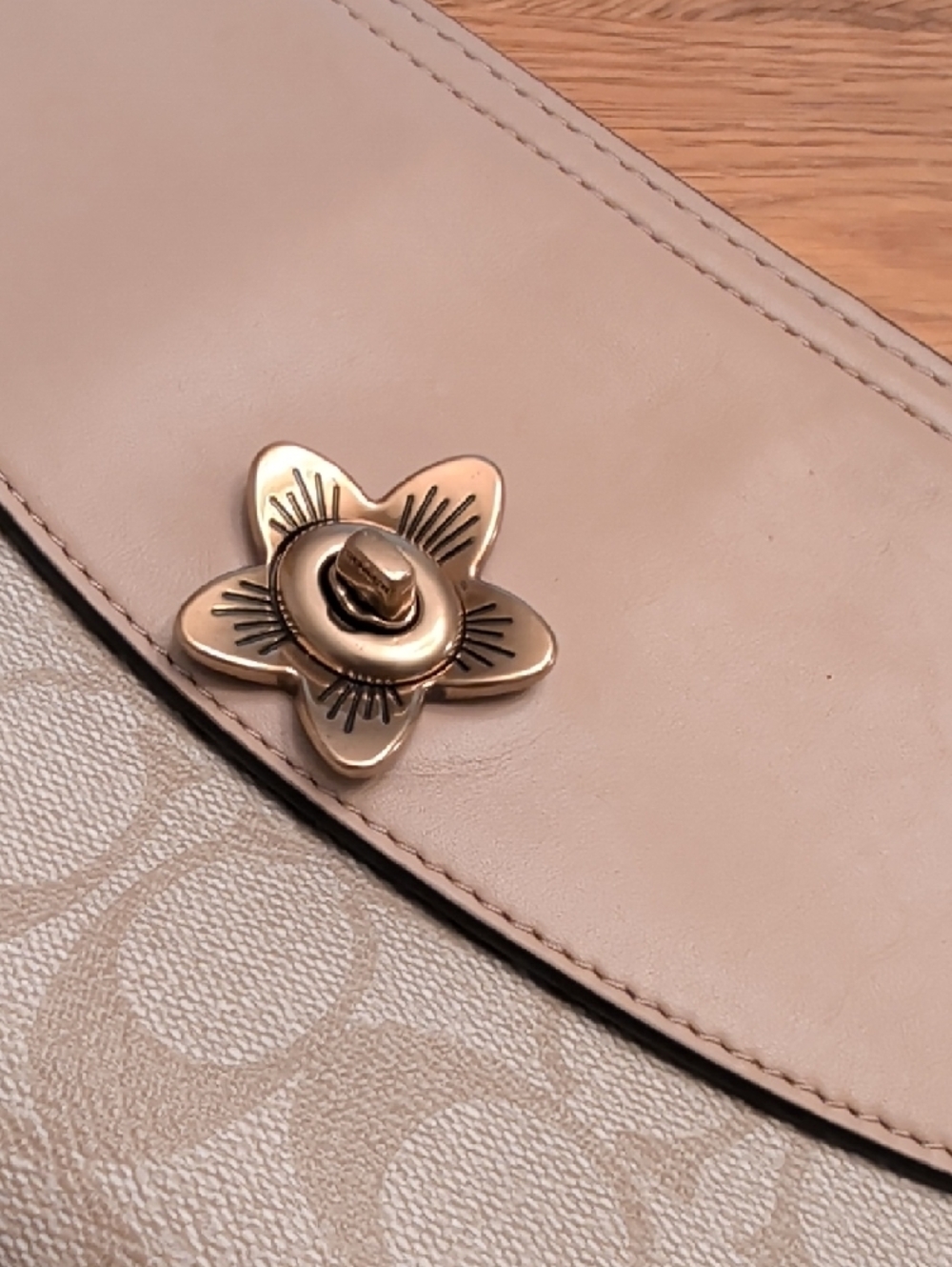 Coach Beige Signature Floral Turn-Lock Wristlet - Picture 2 of 8